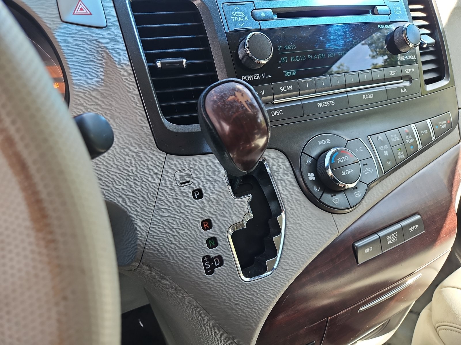 Used 2013 Toyota Sienna XLE FWD image 19