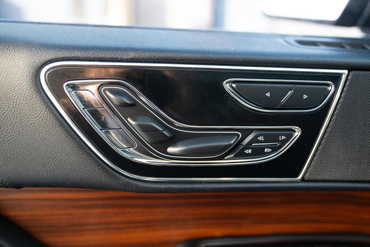 Used 2018 Lincoln Navigator Reserve w/ Technology Package image 21