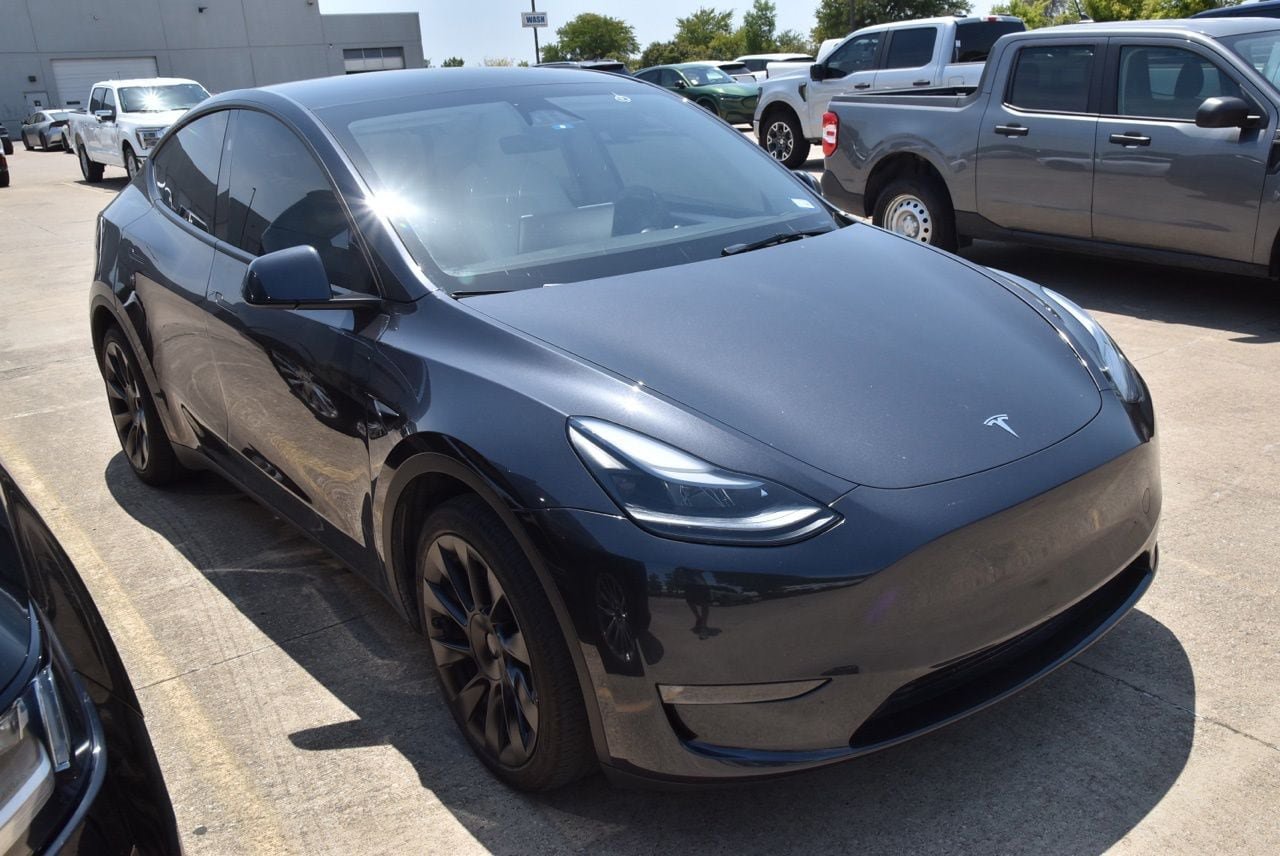 Used 2025 Tesla Model Y Long Range AWD/4WD image 4