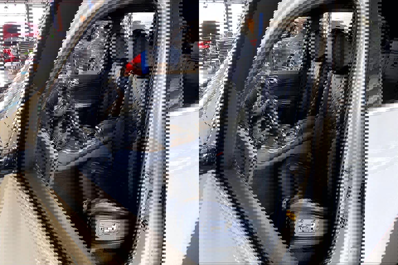 Used 2023 BMW X5 xDrive40i w/ Premium Package image 7