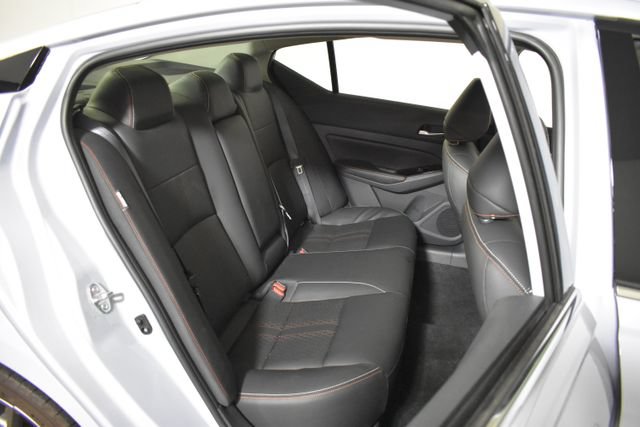 Used 2024 Nissan Altima 2.0 SR FWD image 33