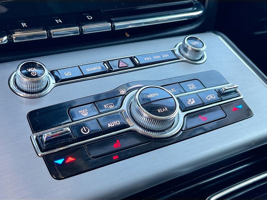 Used 2023 Lincoln Aviator AWD image 16