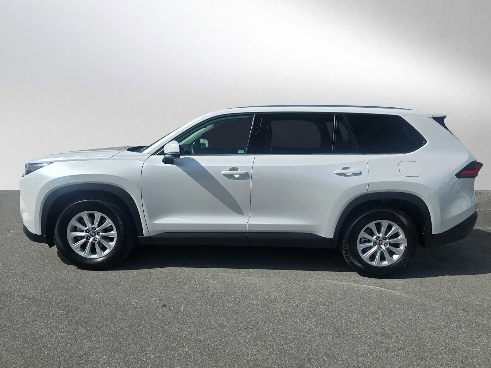 Used 2024 Toyota Grand Highlander XLE image 6