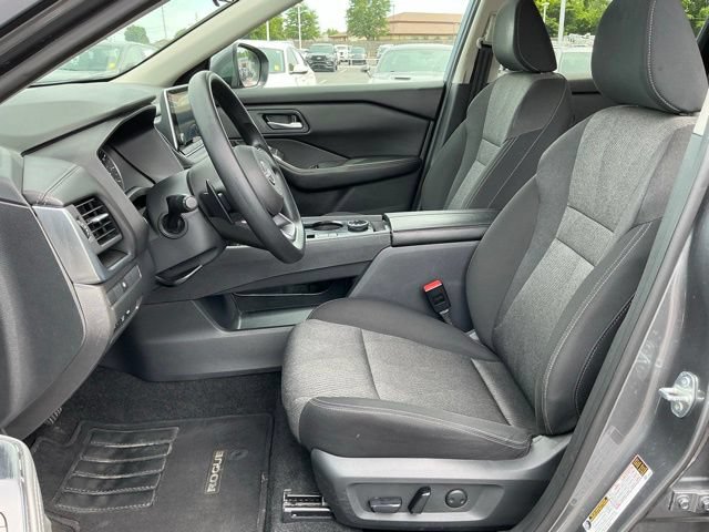 Used 2024 Nissan Rogue SV AWD/4WD image 17
