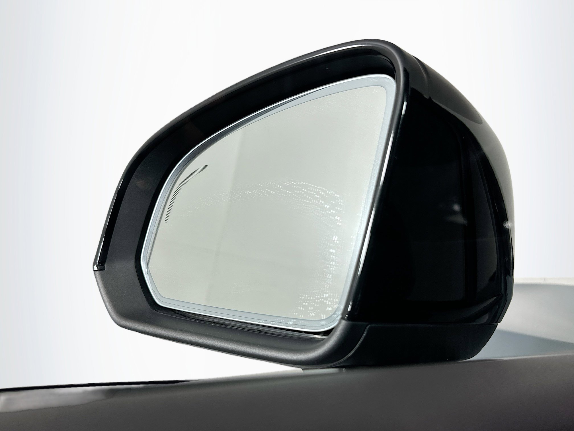 Used 2021 Volvo XC40 P8 Recharge w/ Advanced Package image 16