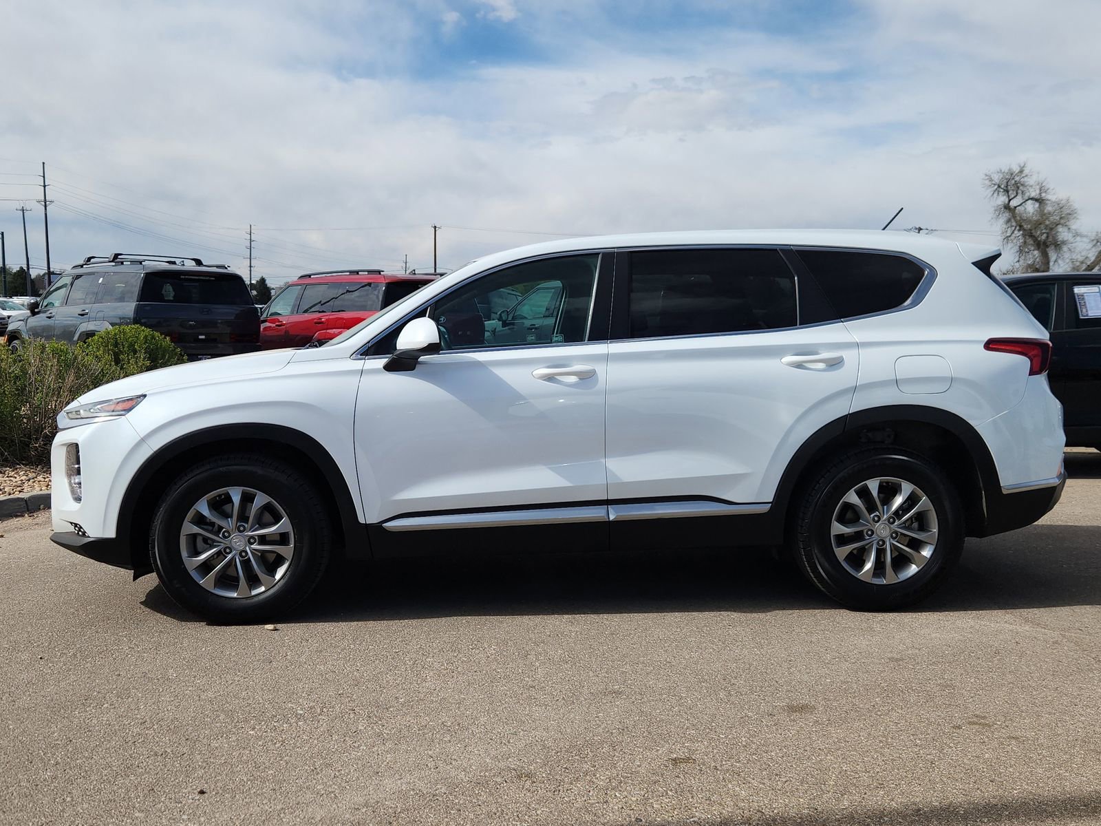Used 2019 Hyundai Santa Fe SE image 2