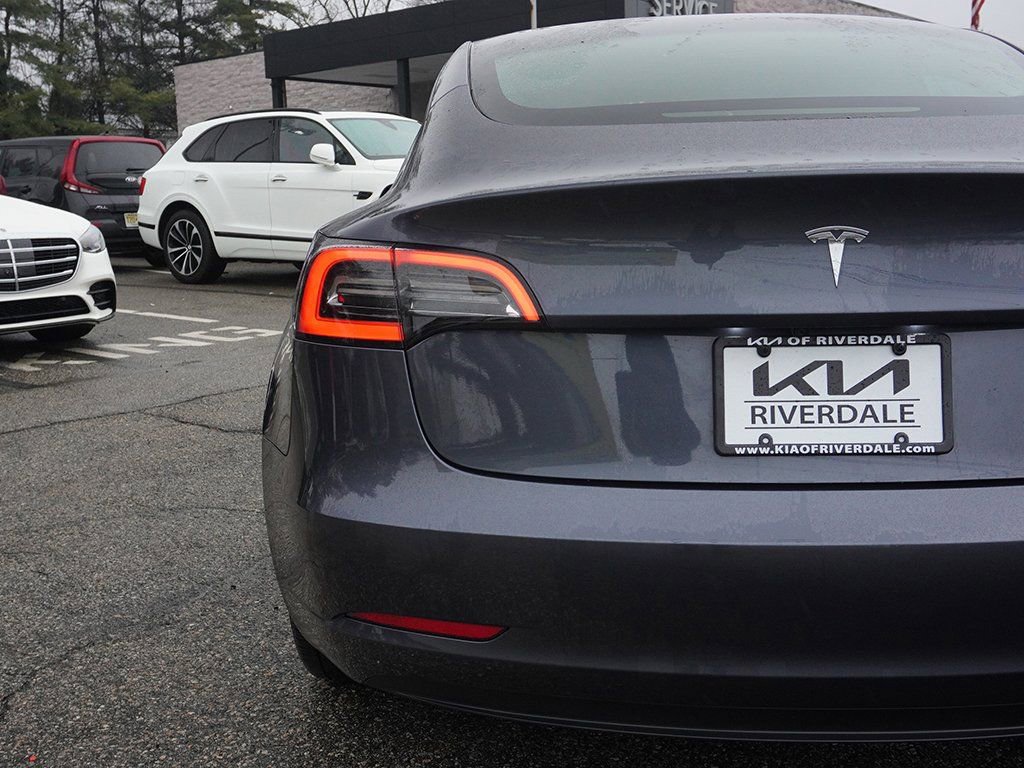 Used 2023 Tesla Model 3 Standard Range image 17