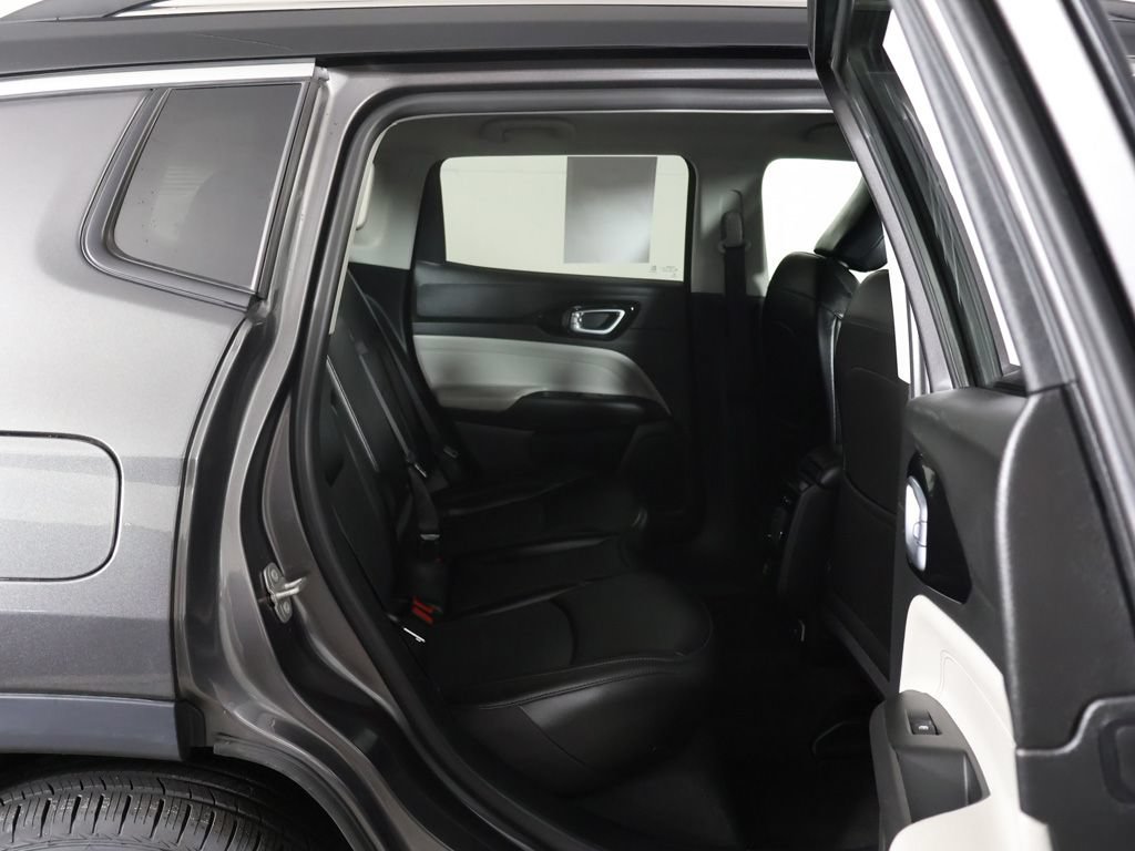 Used 2022 Jeep Compass Limited AWD/4WD image 29