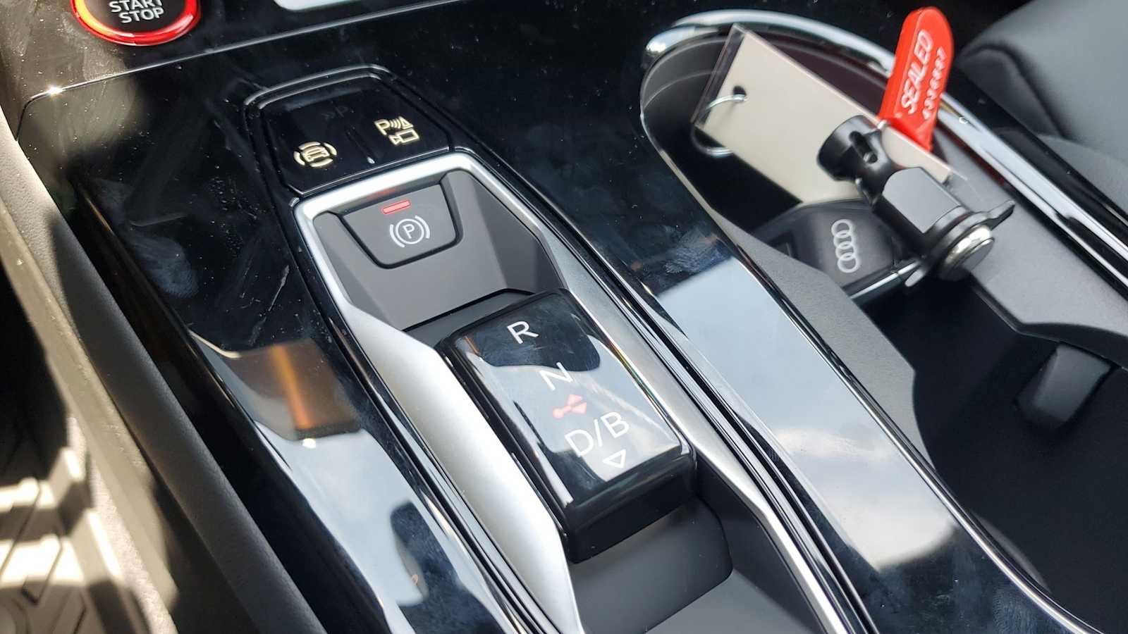 New 2027 Audi SQ6 e-tron Premium Plus AWD/4WD image 32