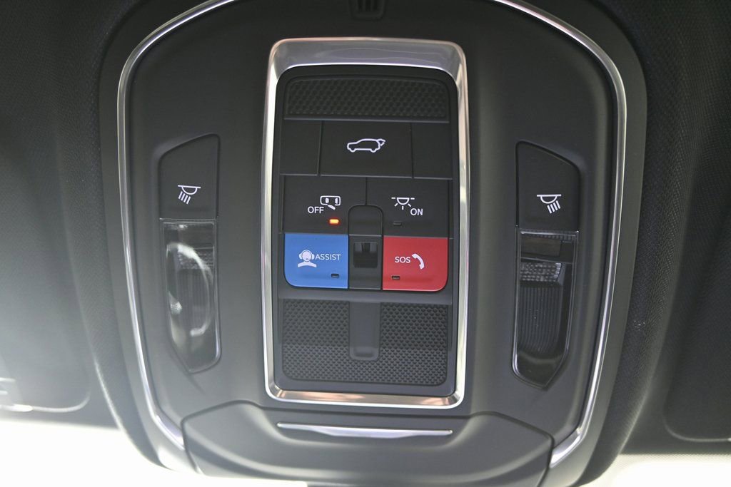 New 2026 Jeep Grand Cherokee Laredo image 32