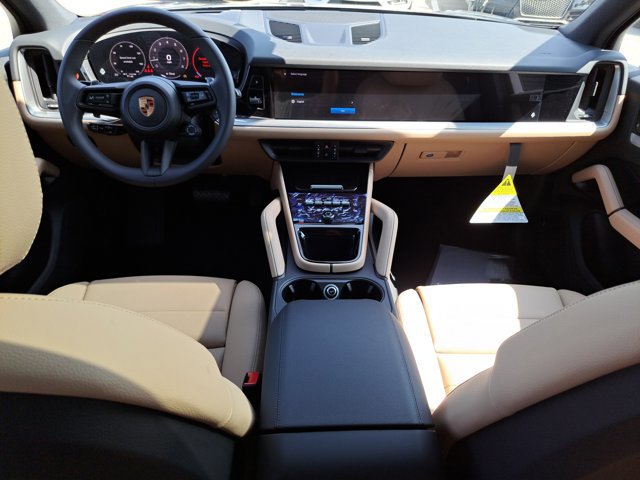 Used 2025 Porsche Cayenne image 16