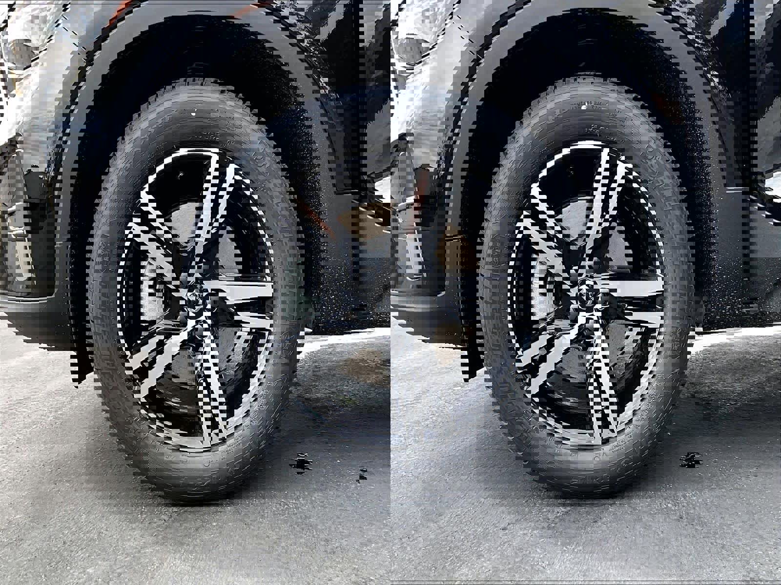 New 2026 Volvo XC40 B4 Core w/ Climate Package image 14