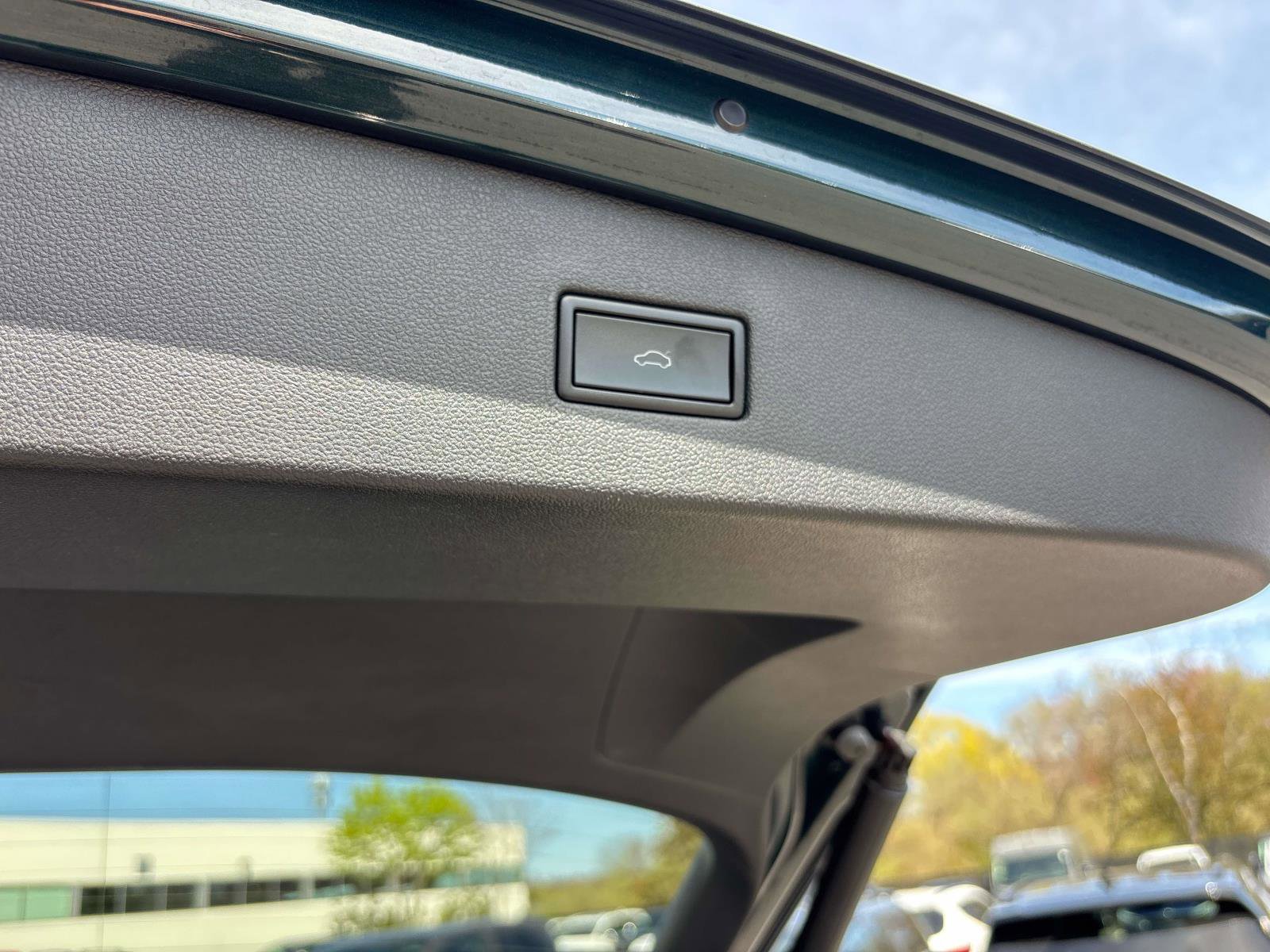 Used 2019 Volkswagen Tiguan SEL AWD/4WD image 15