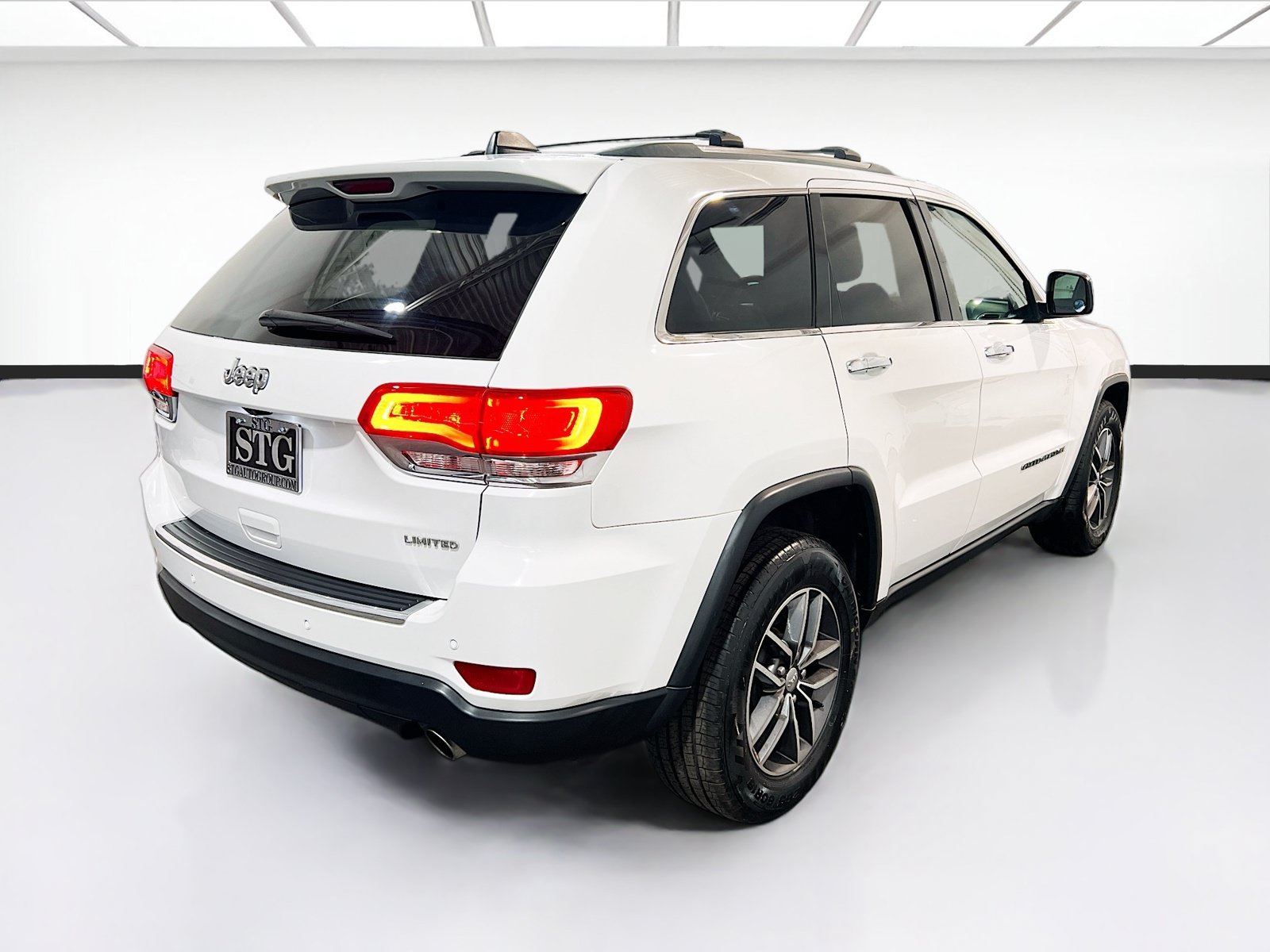 Used 2018 Jeep Grand Cherokee Limited RWD image 4
