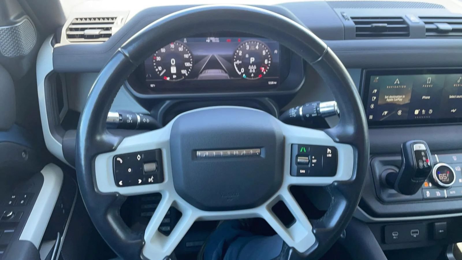 Used 2021 Land Rover Defender 110 SE AWD/4WD image 9