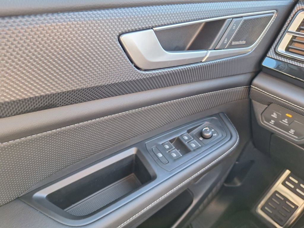 New 2026 Volkswagen Atlas Cross Sport SEL Premium R-Line image 19