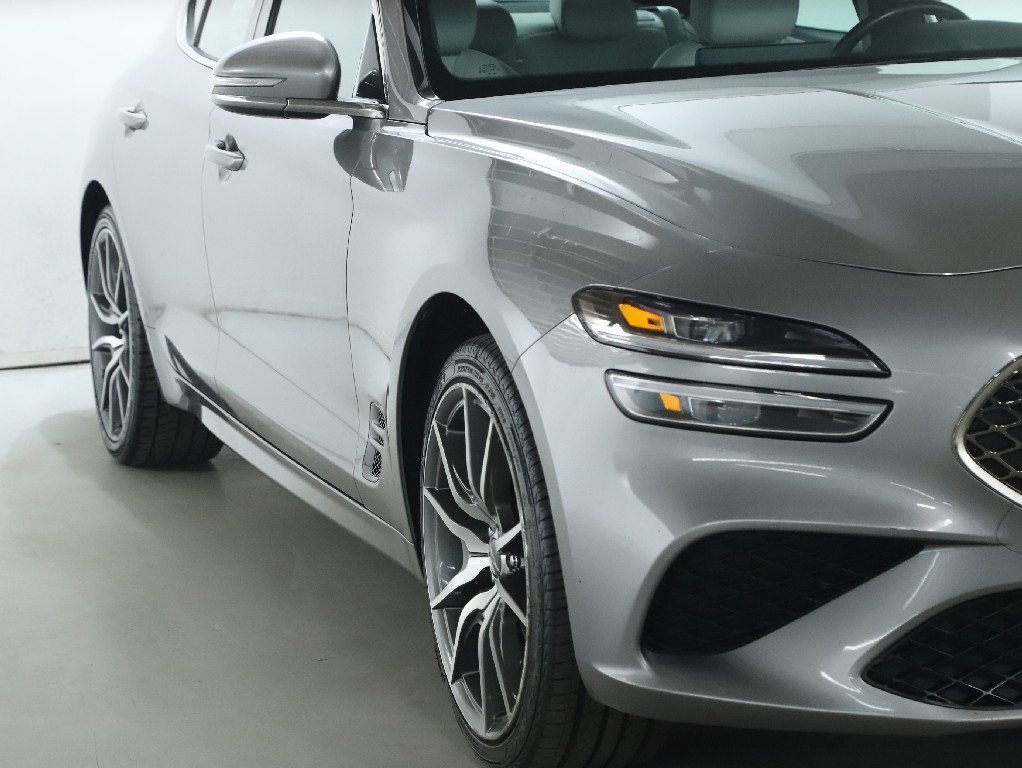 Used 2024 Genesis G70 2.5T image 9