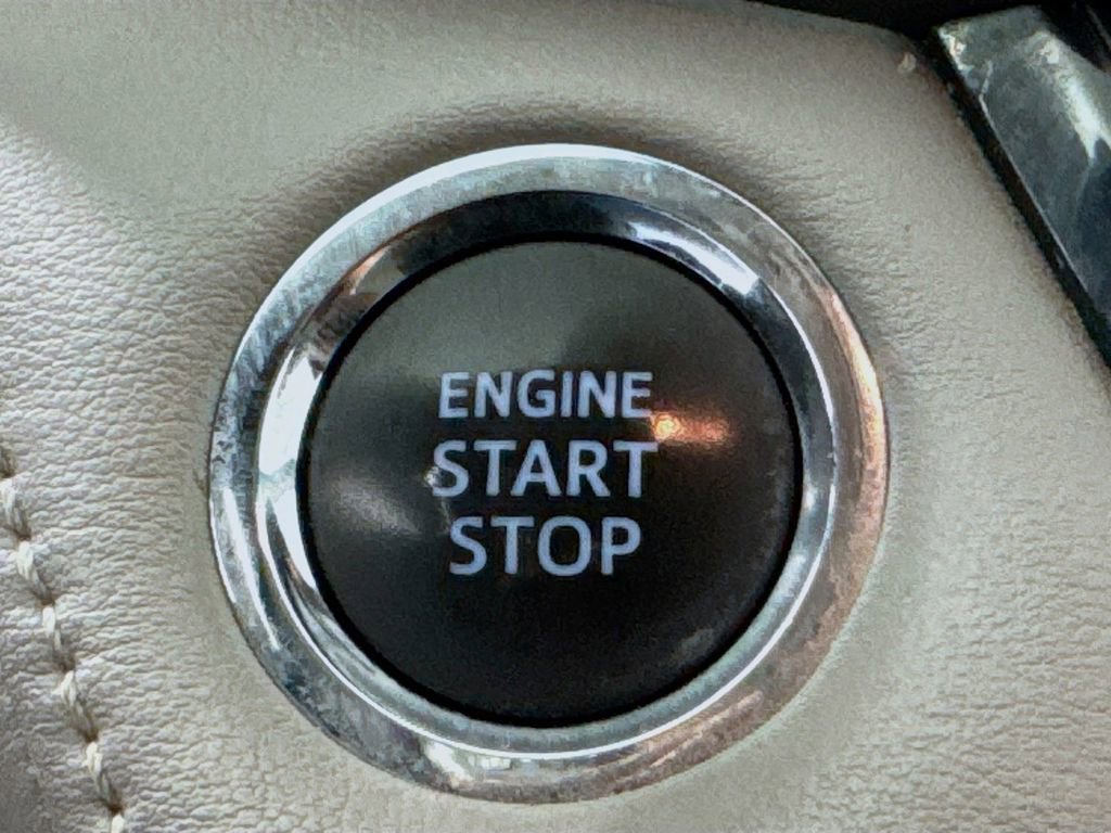 Used 2013 Toyota RAV4 Limited image 20