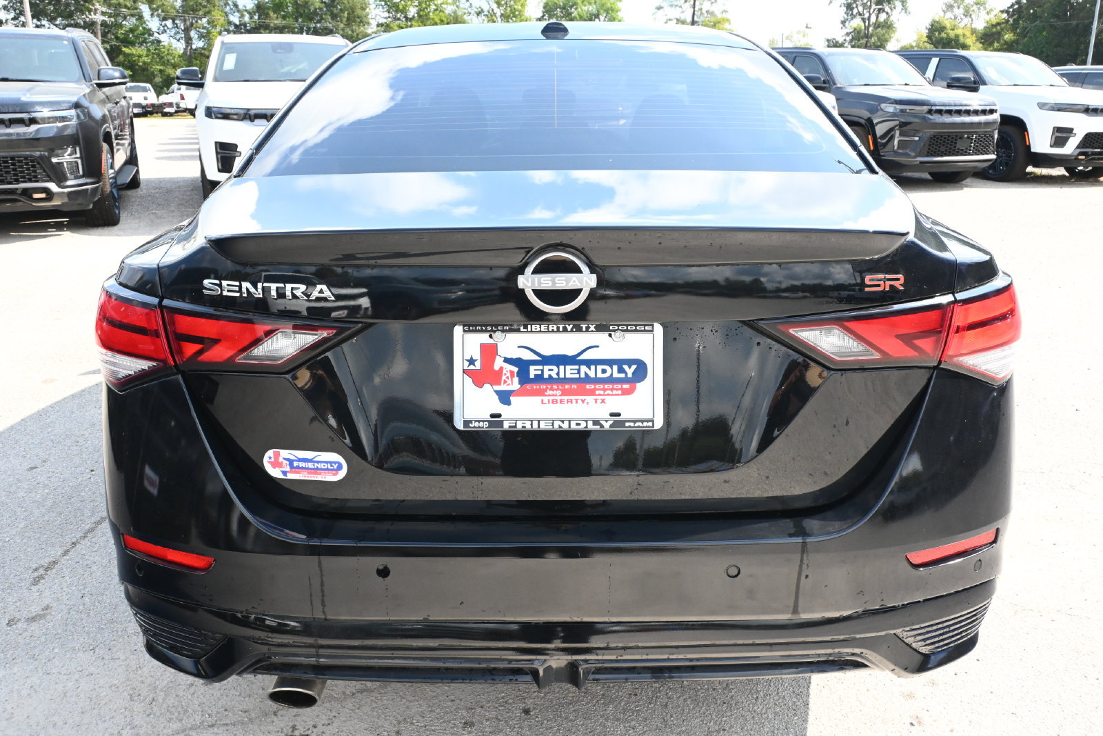 Used 2025 Nissan Sentra SR FWD image 3