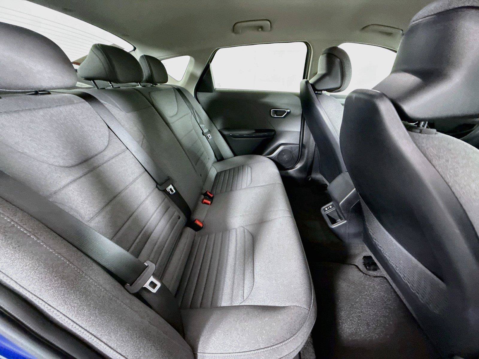 Used 2025 Kia K4 EX FWD image 36
