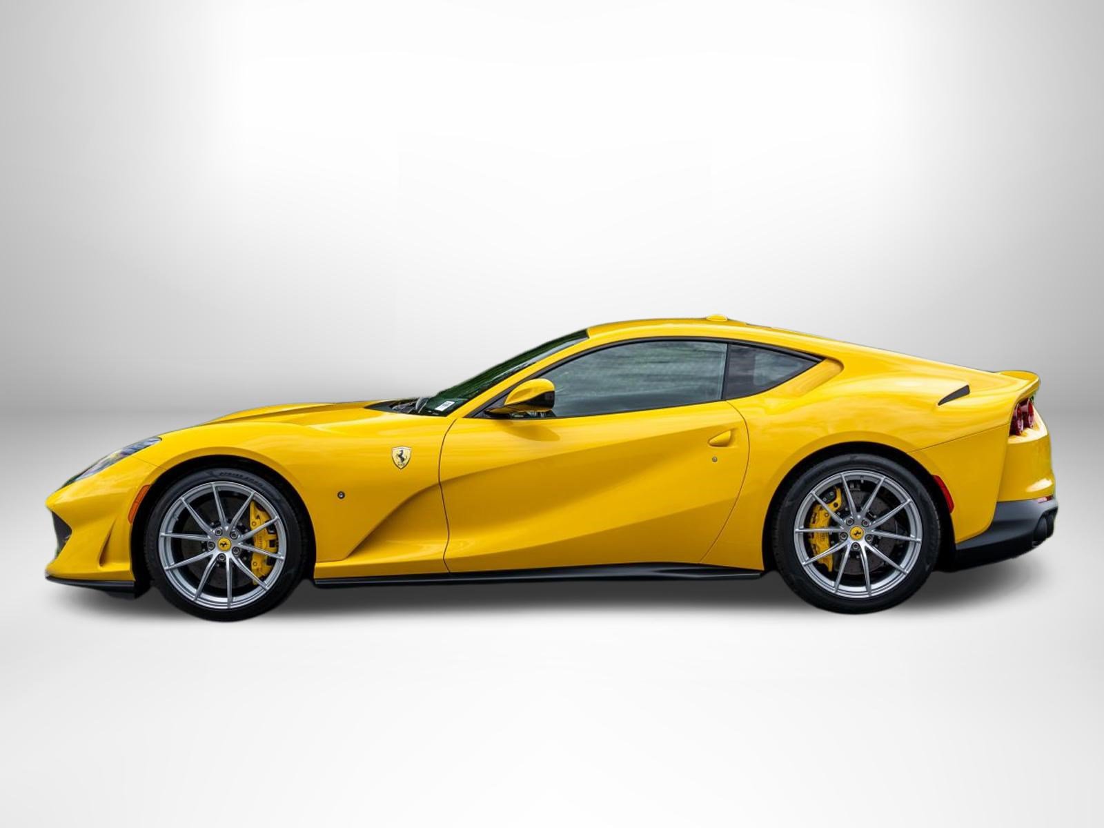 Used 2019 Ferrari 812 Superfast RWD image 3