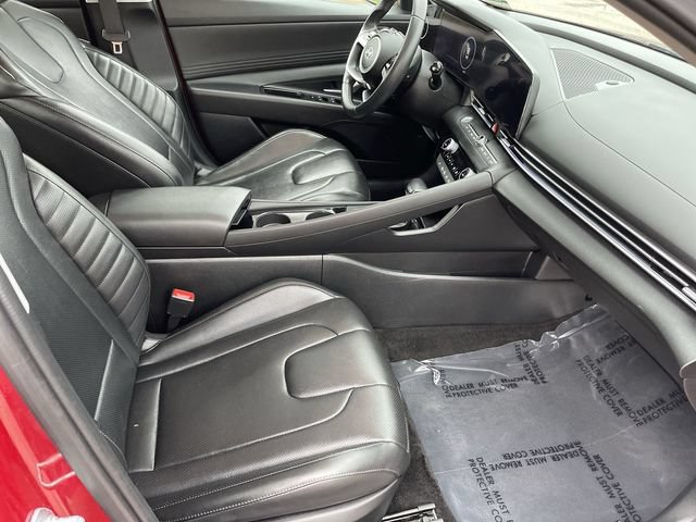 Used 2025 Hyundai Elantra Limited FWD image 17