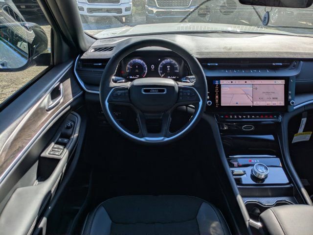 New 2026 Jeep Grand Cherokee Laredo image 17