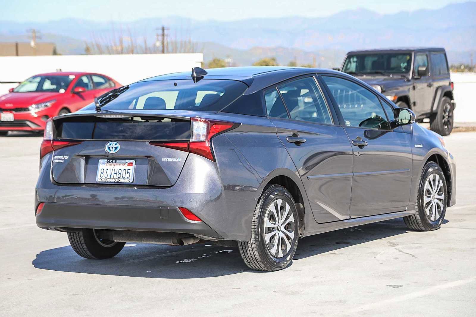 Used 2020 Toyota Prius LE image 5