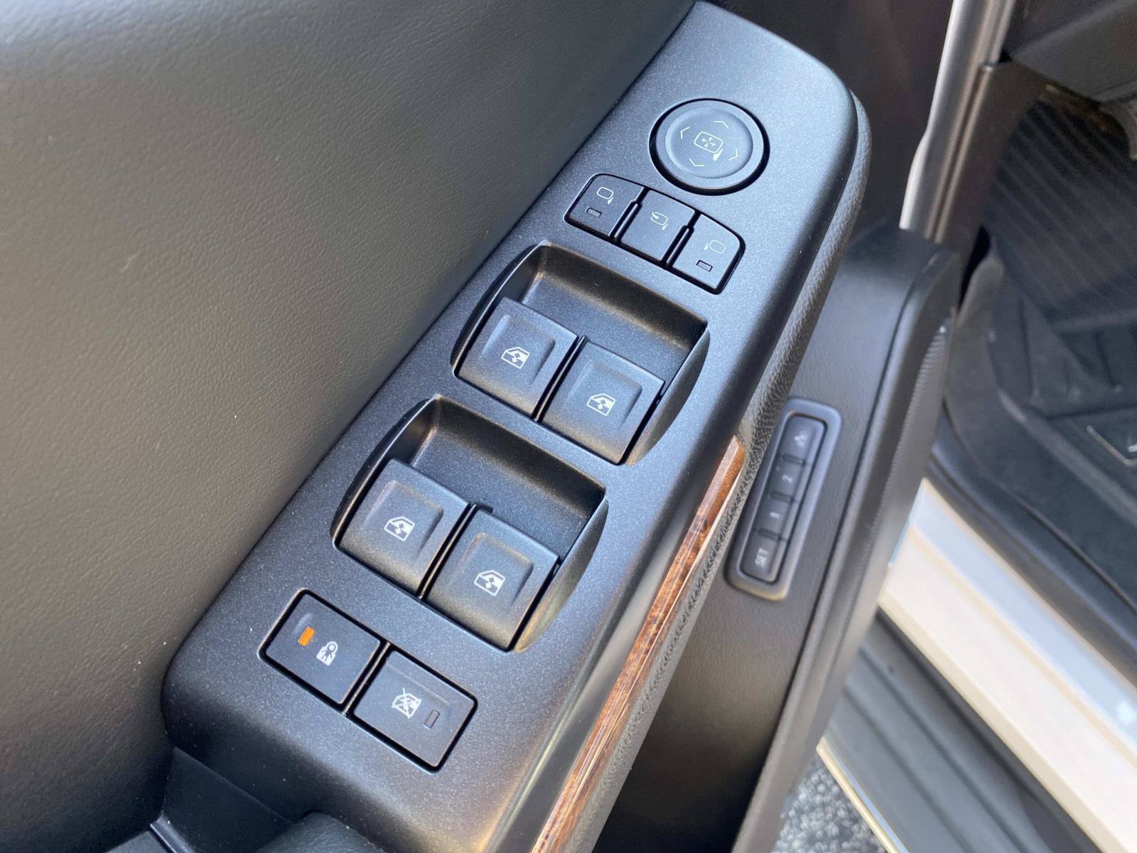 Used 2016 Chevrolet Tahoe LTZ RWD image 23