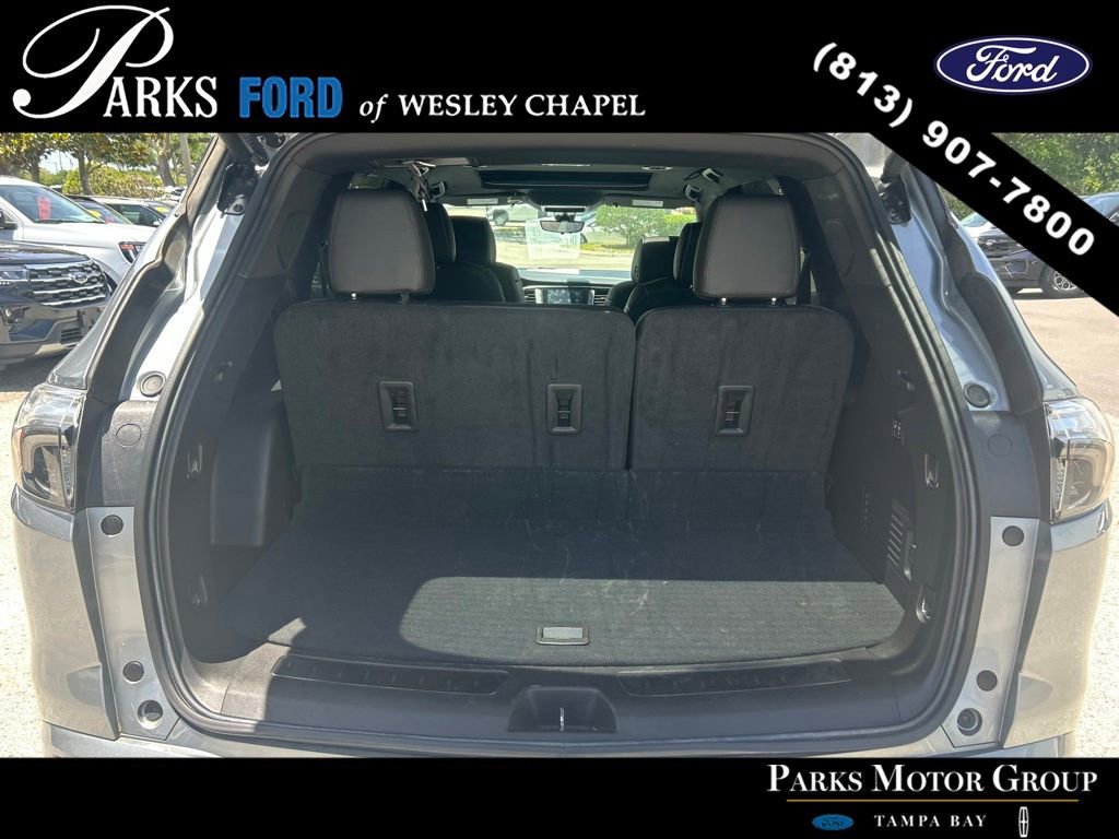 Used 2023 Buick Enclave Avenir w/ Avenir Technology Package AWD/4WD image 11