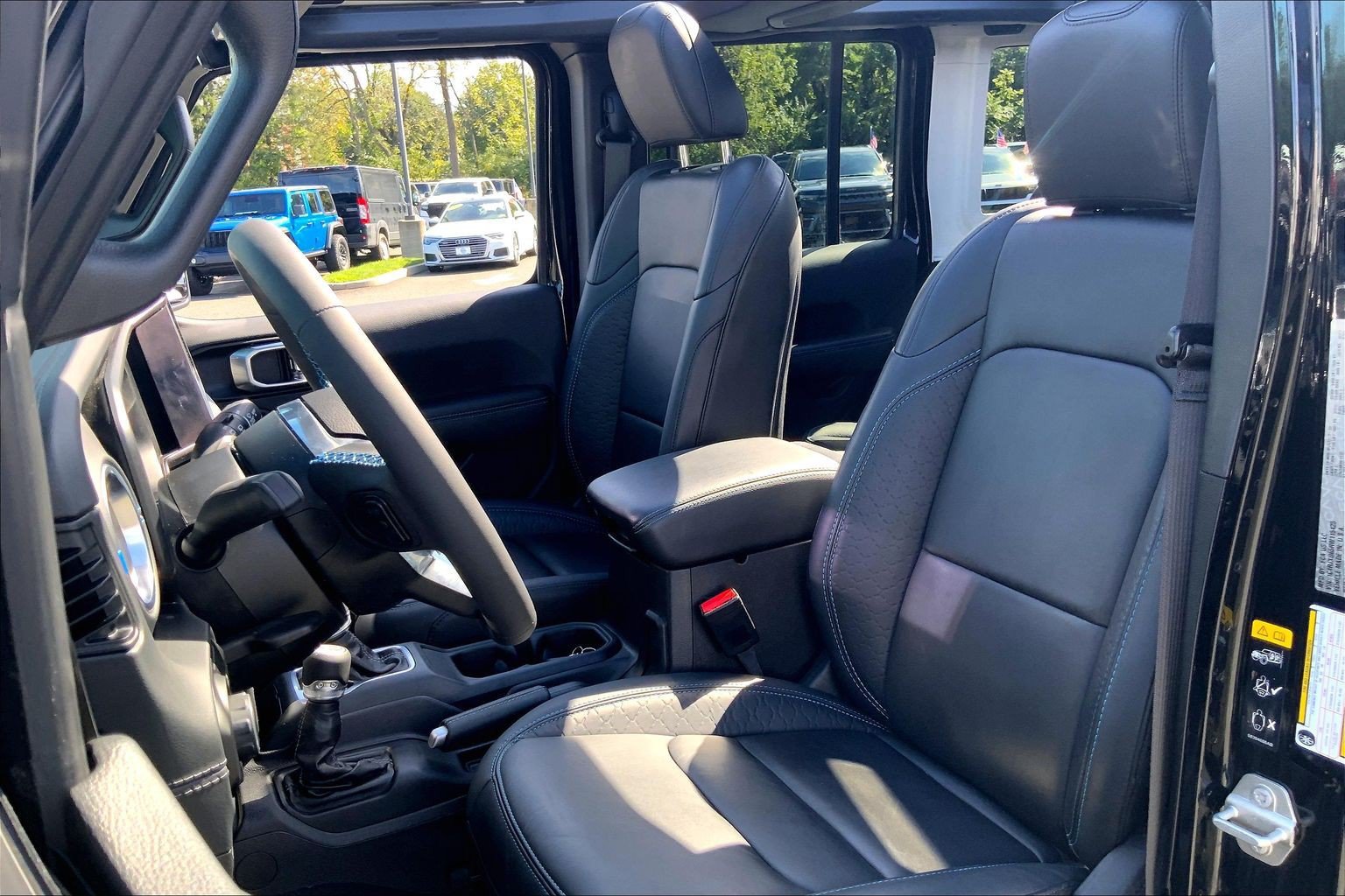 Used 2024 Jeep Wrangler High Altitude AWD/4WD image 8