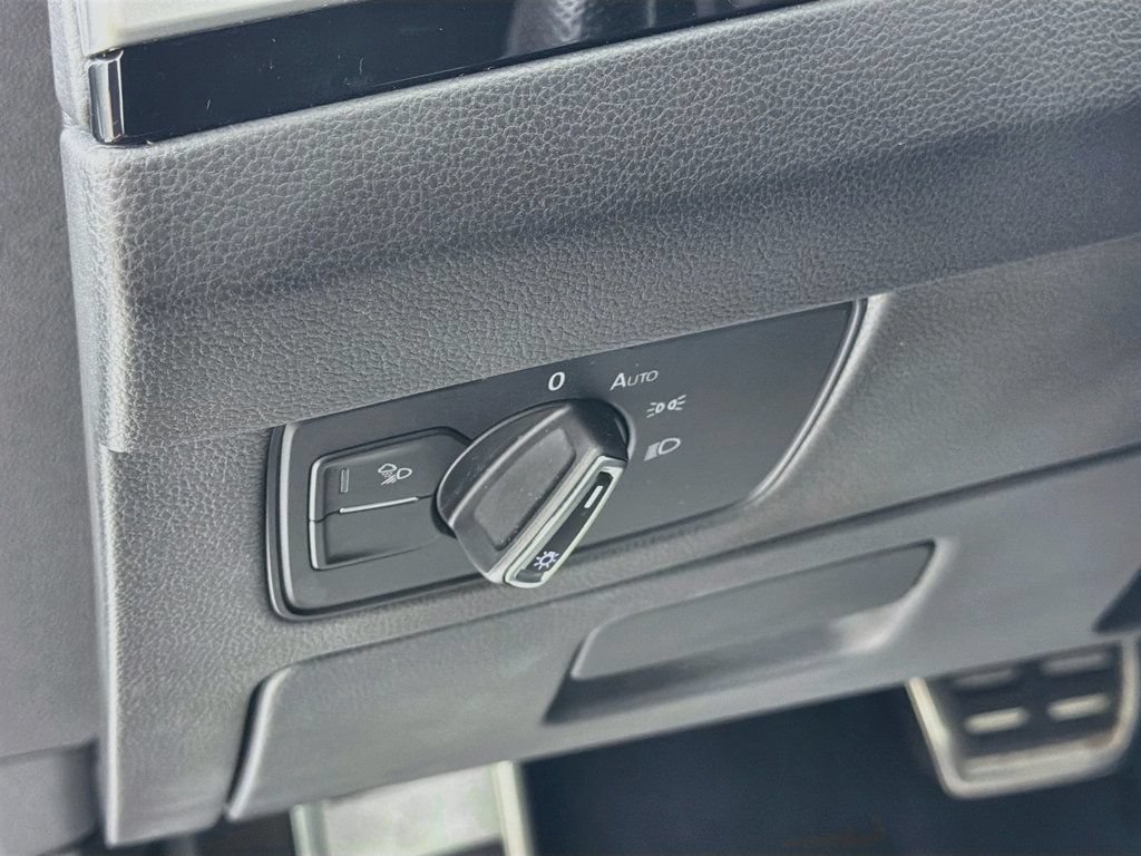 Used 2023 Volkswagen Arteon SE FWD image 10