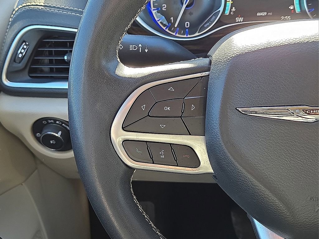 Used 2023 Chrysler Pacifica Limited image 20