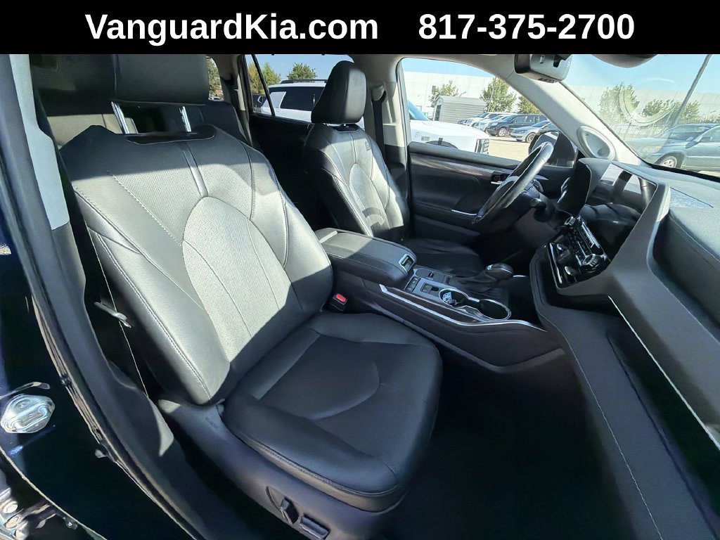 Used 2021 Toyota Highlander Limited FWD image 29