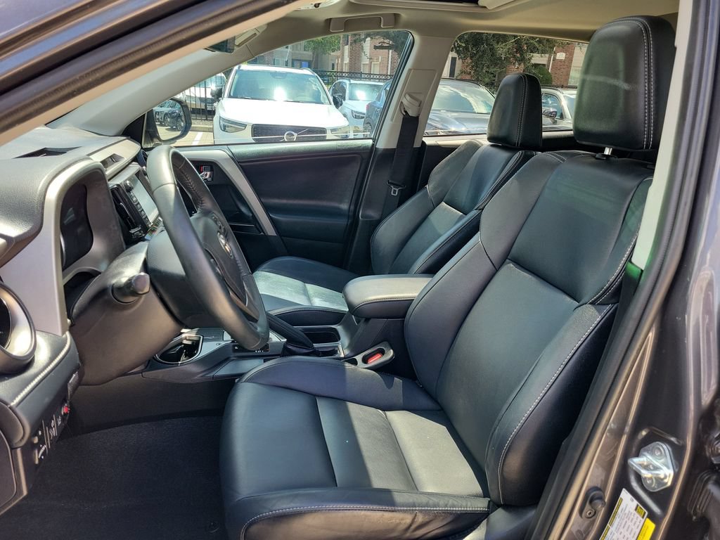 Used 2017 Toyota RAV4 Limited w/ Advanced Technology Package FWD image 18