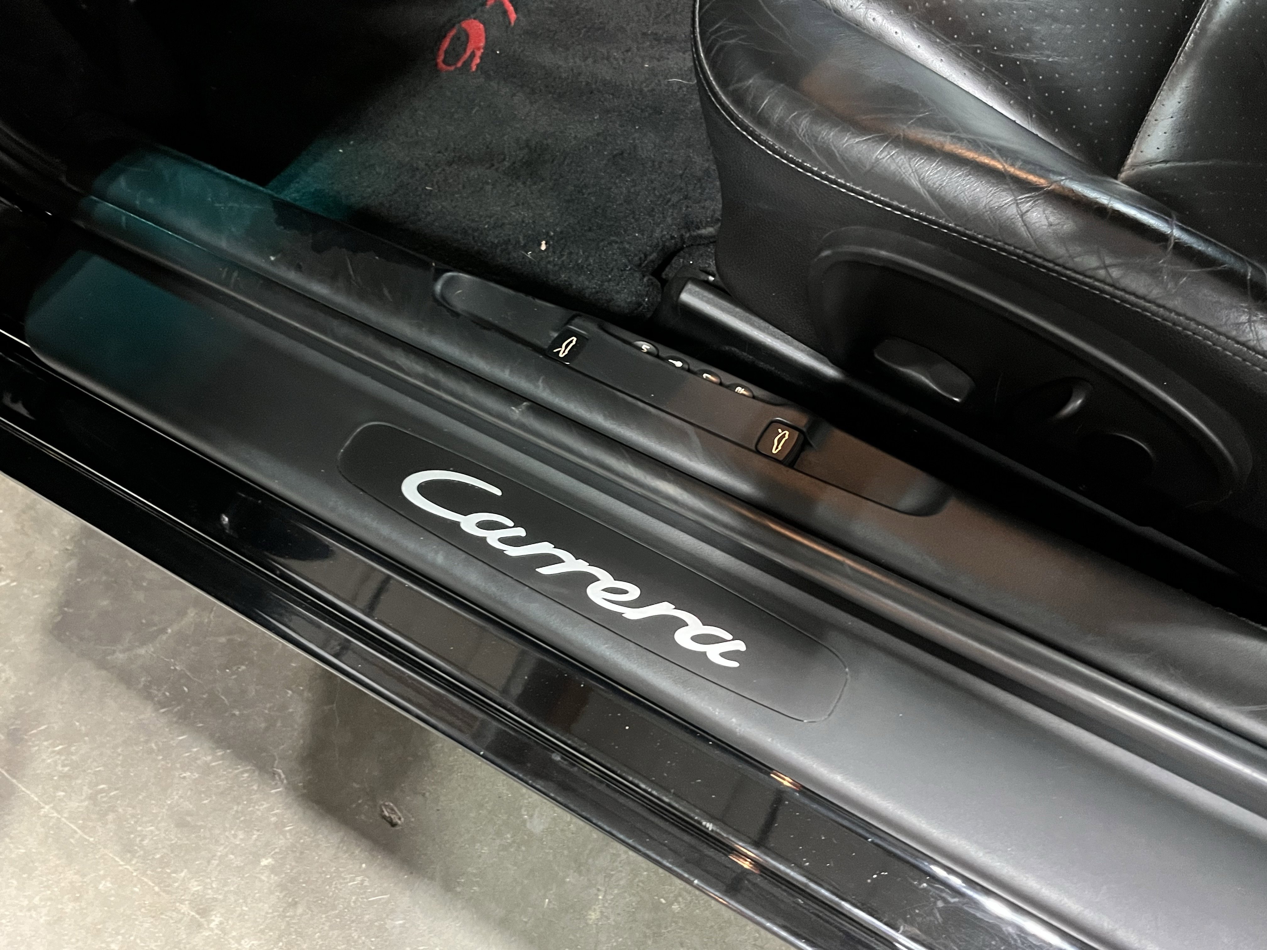 Used 2003 Porsche 911 Carrera image 11