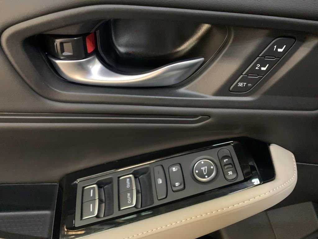 Used 2025 Honda Accord Touring image 12