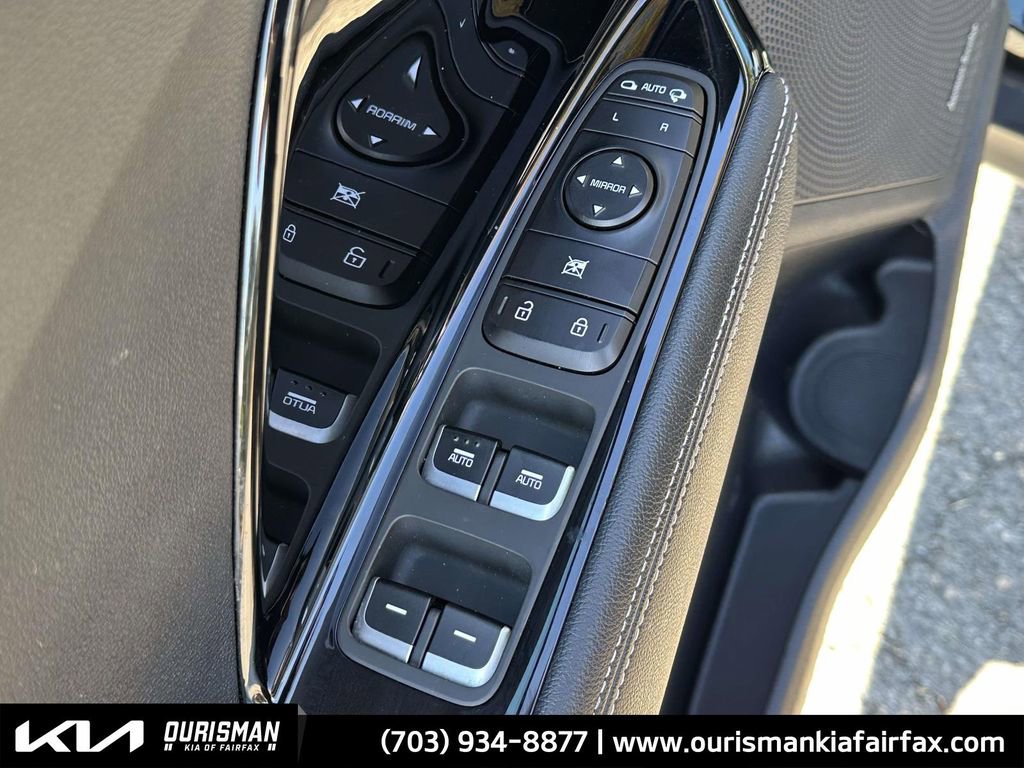 Used 2022 Kia Niro EX w/ Cold Weather Package image 14