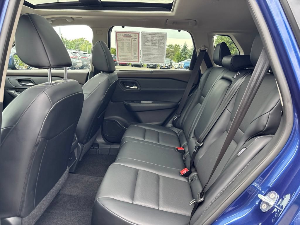 Certified 2023 Nissan Rogue SV w/ SV Premium B Package AWD/4WD image 14