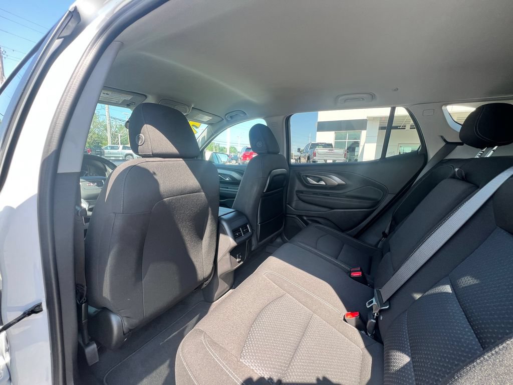 Used 2024 GMC Terrain SLE w/ Driver Convenience Package FWD image 29