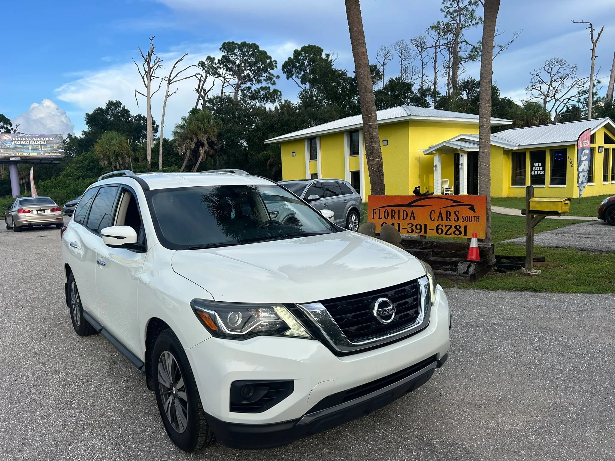 Used 2017 Nissan Pathfinder S FWD image 3