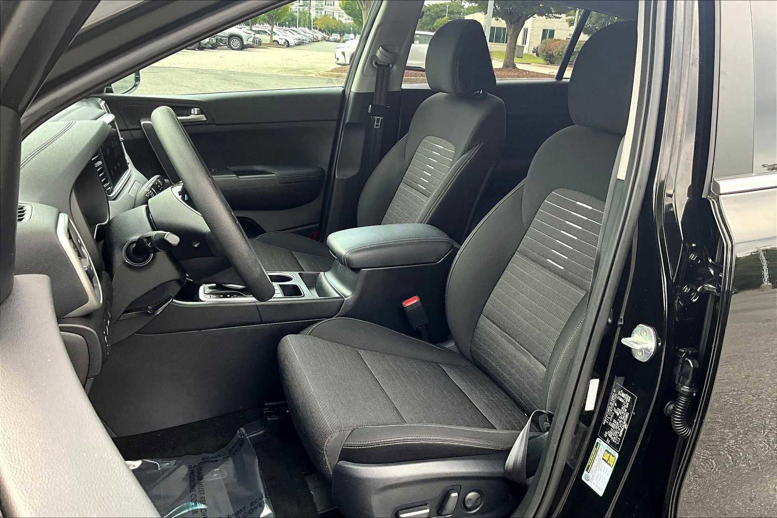 Used 2022 Kia Sportage LX w/ LX AWD Value Edition Package image 7