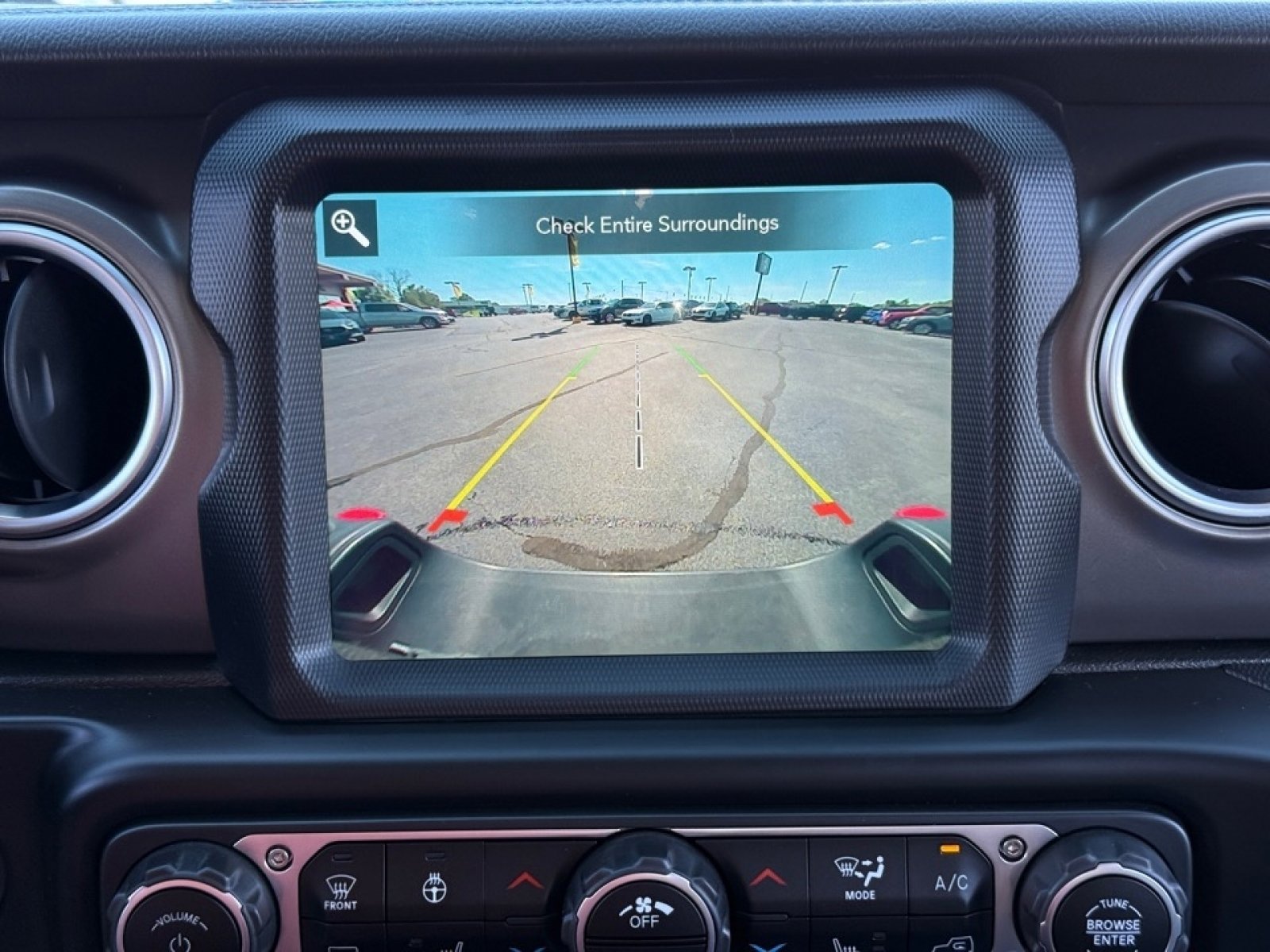 Used 2020 Jeep Gladiator Rubicon w/ Uconnect 4C Nav & Sound Group image 15