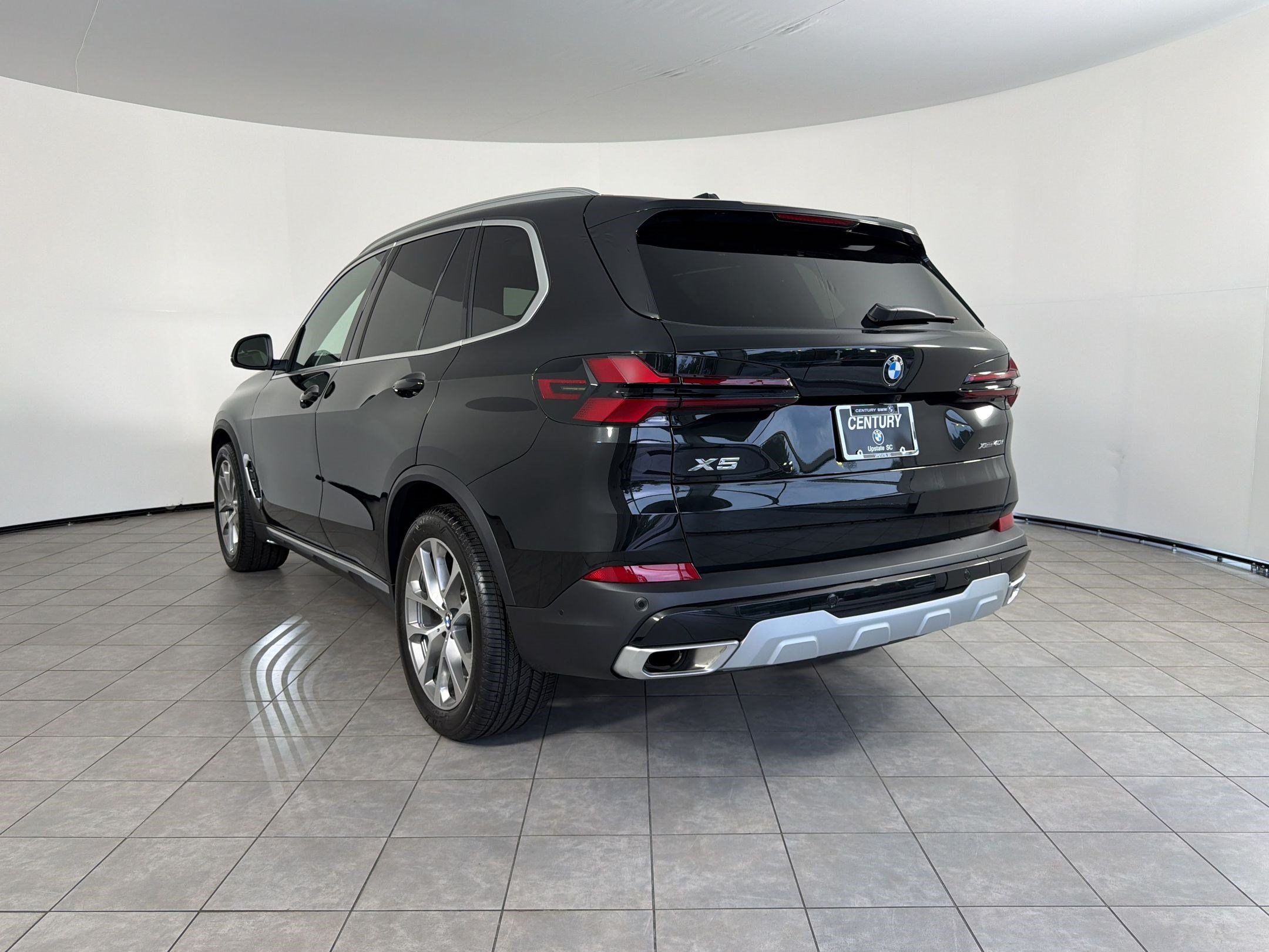 Certified 2026 BMW X5 xDrive40i AWD/4WD image 3