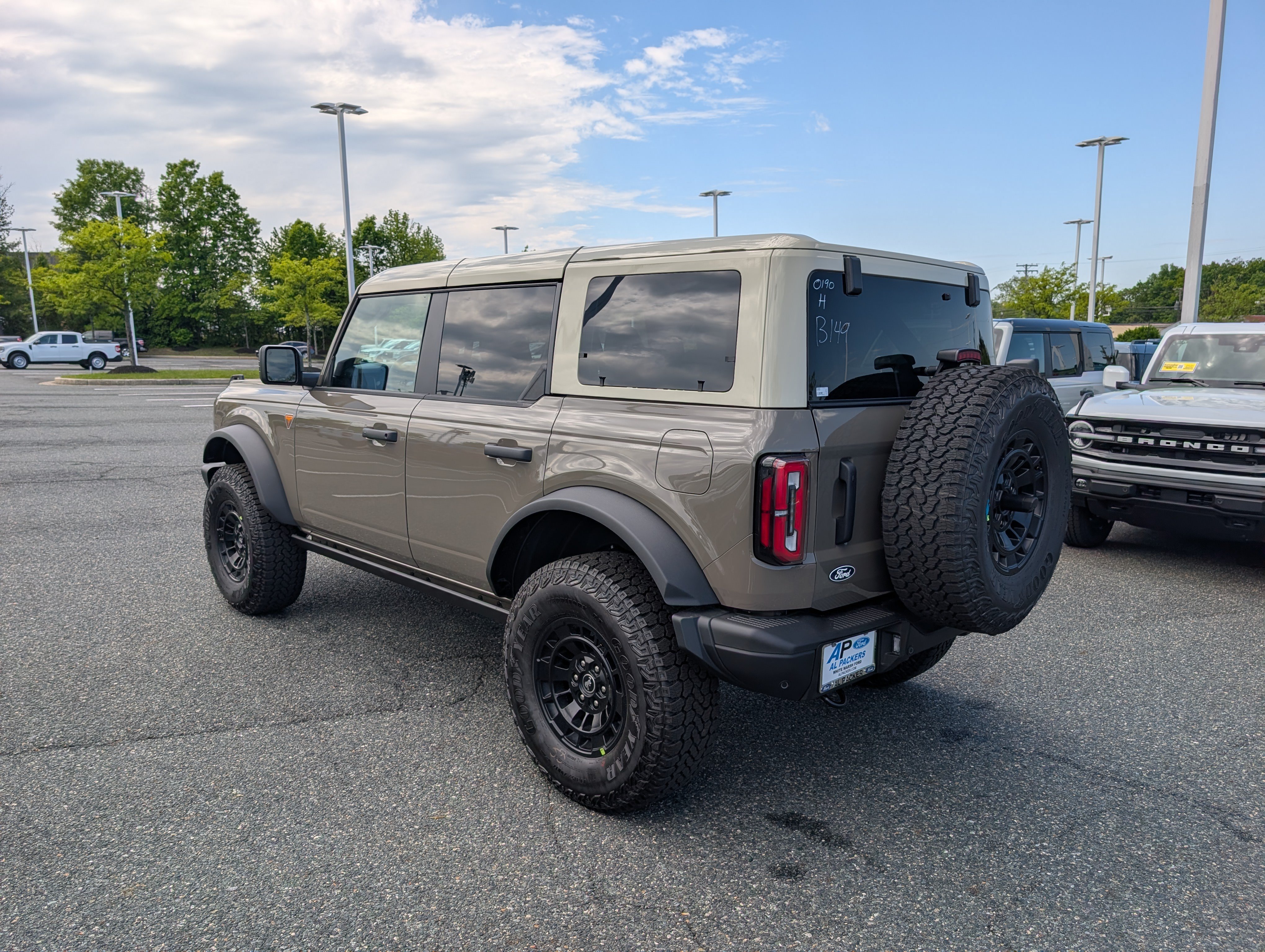 New 2026 Ford Bronco Badlands AWD/4WD image 3