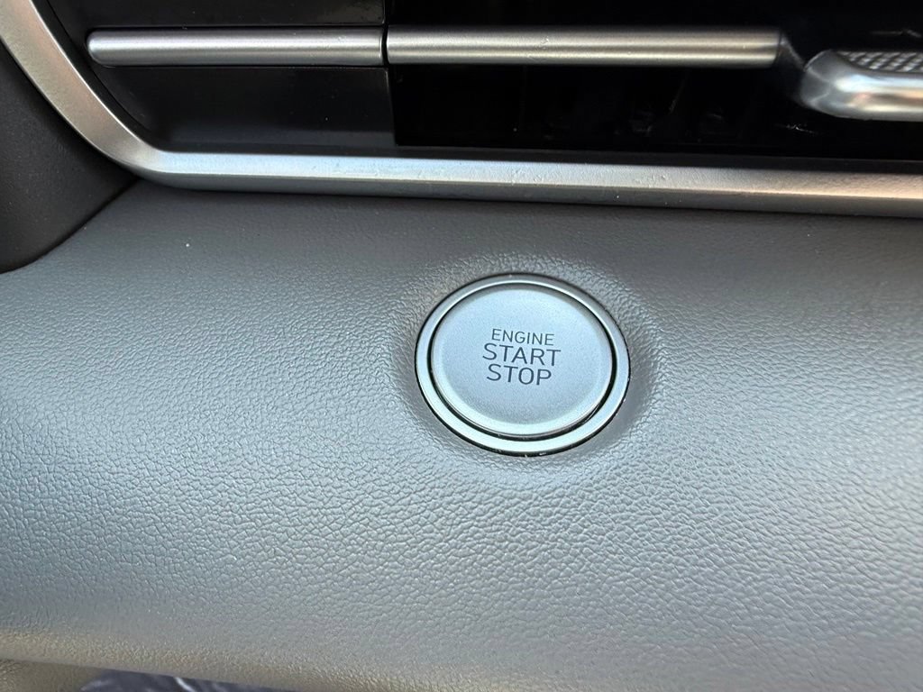 Used 2023 Hyundai Elantra SEL FWD image 29