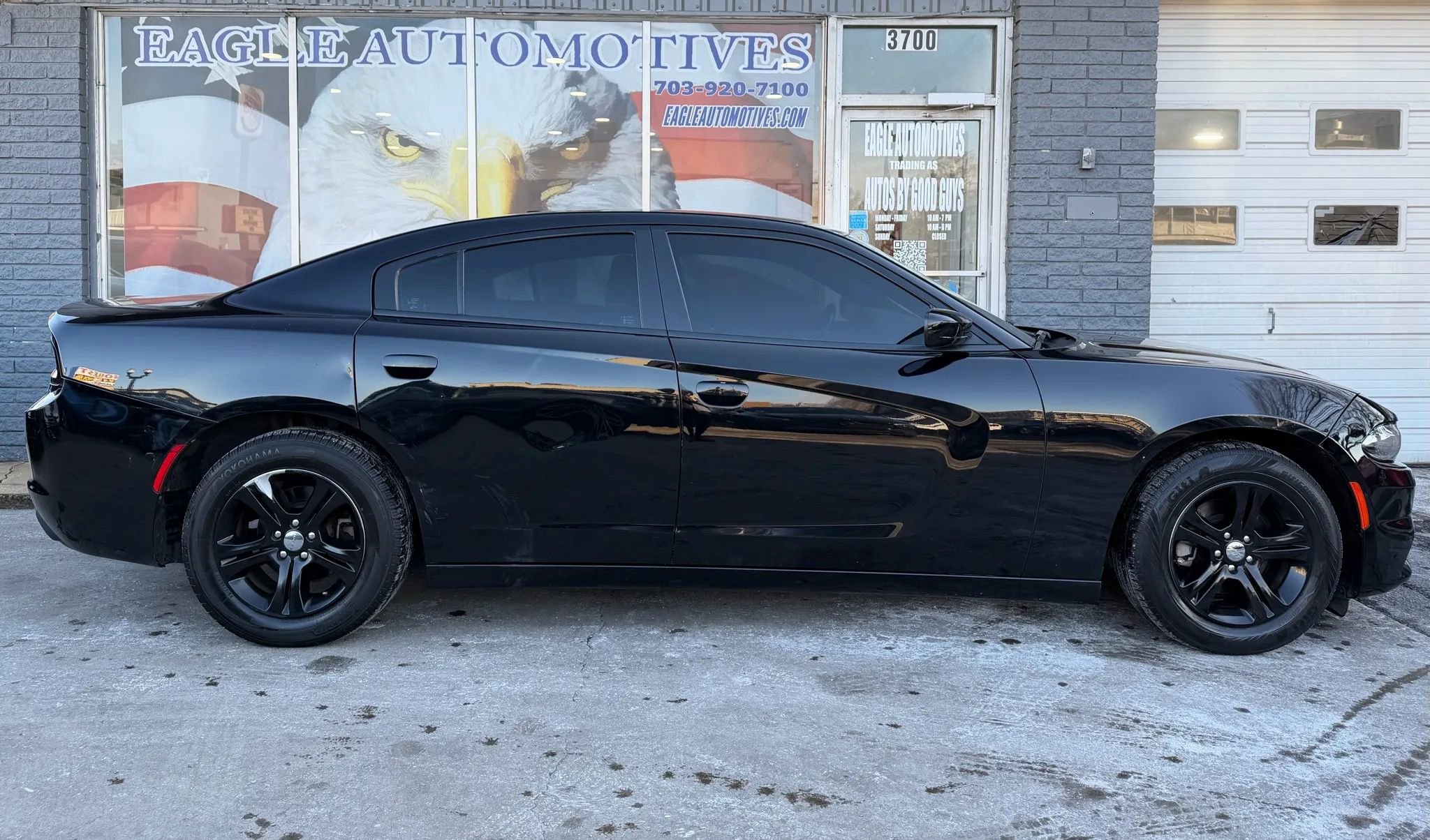 Used 2021 Dodge Charger SXT w/ Leather Interior Group image 2