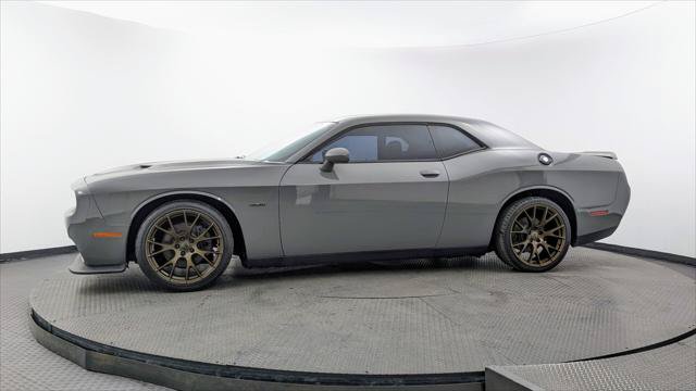 Used 2017 Dodge Challenger R/T w/ Driver Convenience Group RWD image 3