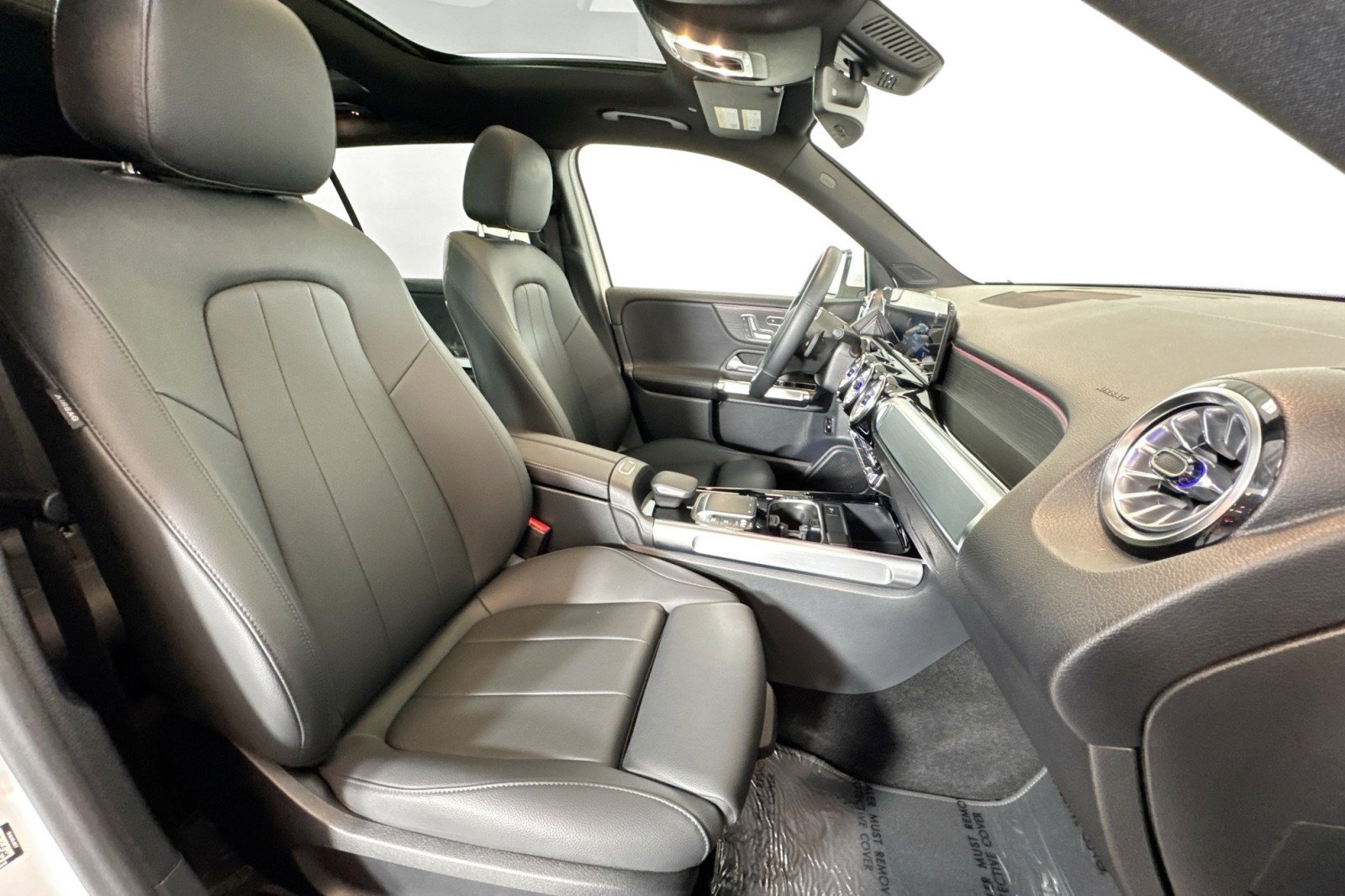 Certified 2023 Mercedes-Benz GLB 250 w/ Premium Package image 26