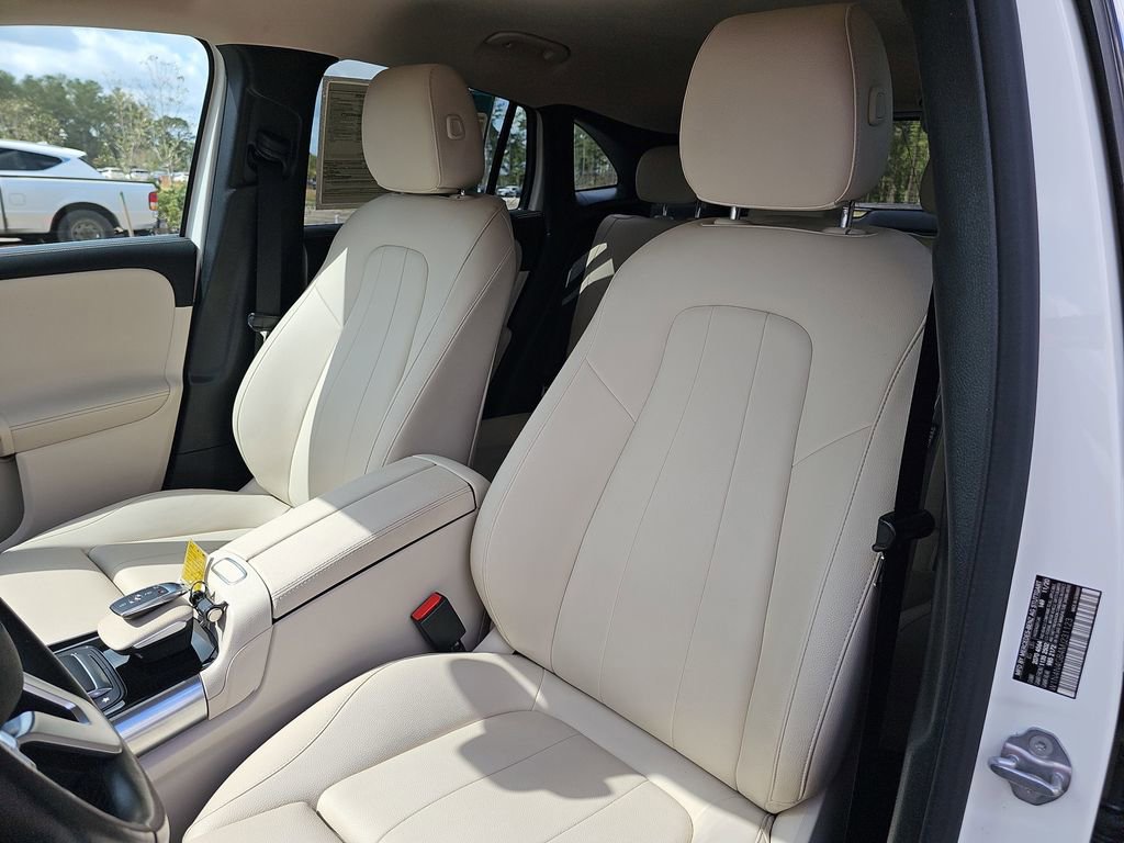 Used 2021 Mercedes-Benz GLA 250 w/ Premium Package image 19